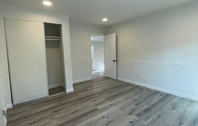 2 beds, 1 bath, $2,400, Unit 11511-C