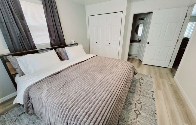 2 beds, 2 baths, 915 sqft, $2,575, Unit 4346-15