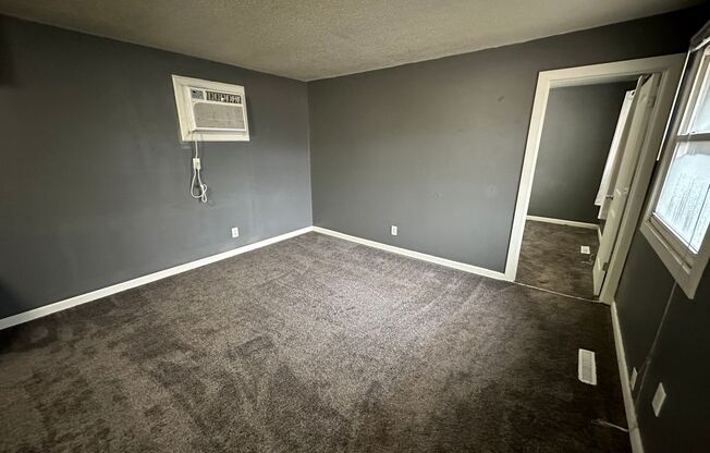 2 beds, 1 bath, 882 sqft, $750, Unit #3