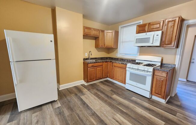 Spacious 3 Bedroom 1 Bathroom Townhome Located in West Baltimore!