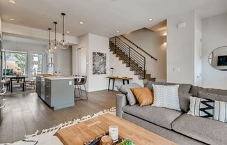 Contemporary Townhome with Rooftop Deck-Flatiron Views