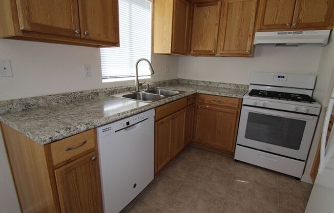 2 beds, 1 bath, $1,900, Unit A