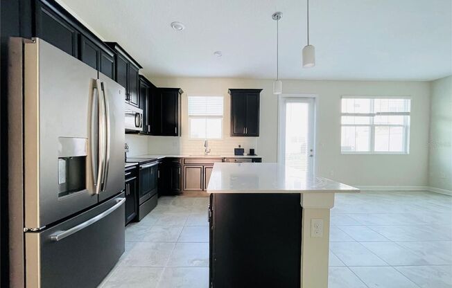 3 beds 2.5 bath townhouse for rent in Storey Lake