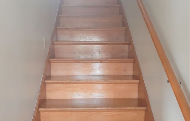 2 beds, 1 bath, 903 sqft, $1,240, Unit G-3