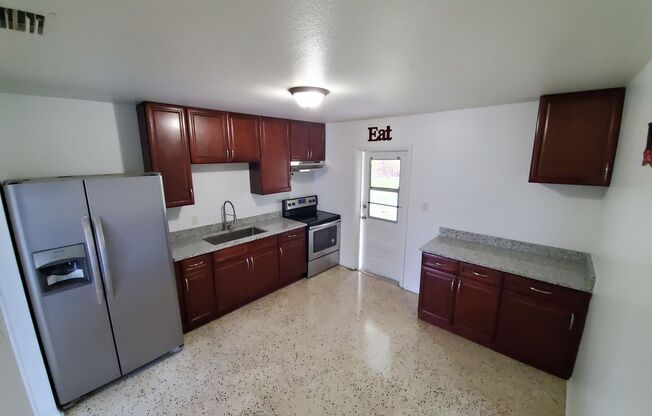 2 beds, 1 bath, $1,550