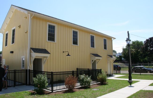 Judah Colt &amp; Von Buseck Apartments