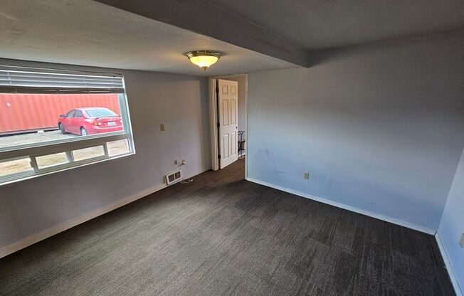 Kean Blvd Upstairs unit