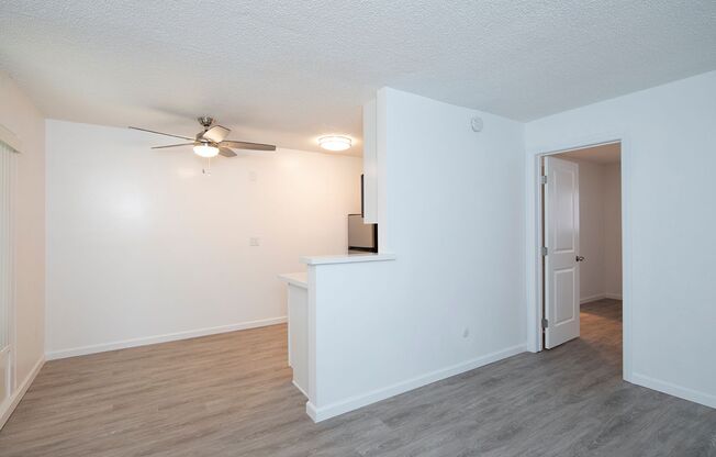 1 bed, 1 bath, $2,095, Unit 52