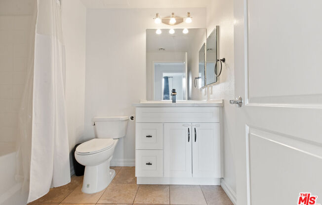 2 beds, 1.8 baths, 1,240 sqft, $3,700, Unit 240