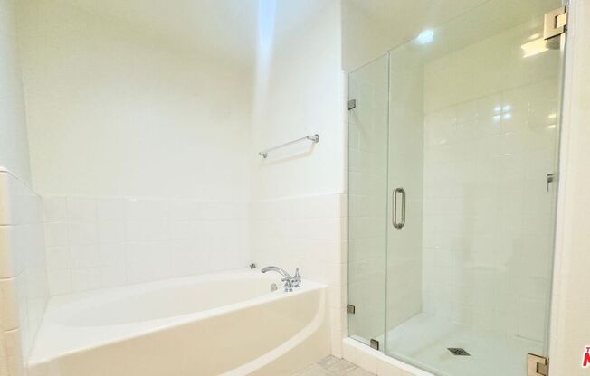 1 bed, 1 bath, 1,050 sqft, $3,100, Unit 426