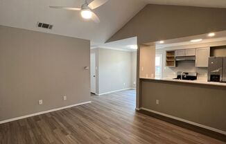 2 beds, 1 bath, 900 sqft, $1,745