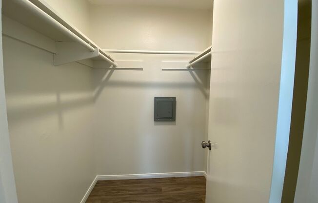 1 bed, 1 bath, 700 sqft, $2,425, Unit 50-19