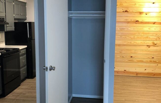 1 bed, 1 bath, 670 sqft, $972, Unit 125