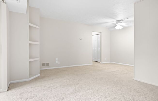 2 beds, 1 bath, 800 sqft, $1,100, Unit 379-206