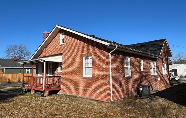 Completely Renovated Lakeside Gem: Modern 3-Bedroom Home with Expansive Outdoor Living