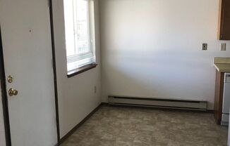 1 bed, 1 bath, $850, Unit #35