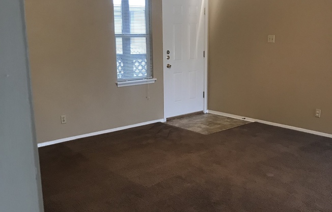 2 beds, 1 bath, 925 sqft, $1,095, Unit 1089