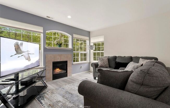Federal Way Townhome Condo- 2 bedroom 2.5 bathroom, 1 car garage - Available NOW!