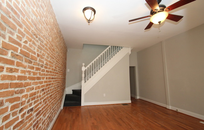 Updated & Lovely Harwood 3bd/1ba rowhome w/ CAC! Available 6/1