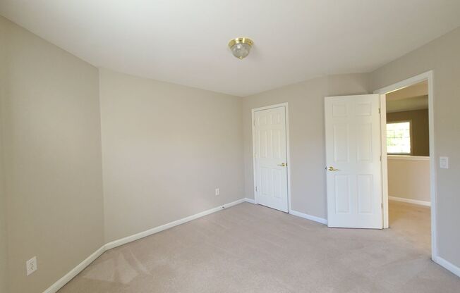 5 beds, 3 baths, $2,695