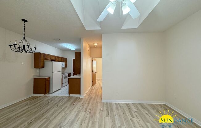 2 Bed Home in FWB with New LVP Flooring & Private Backyard!