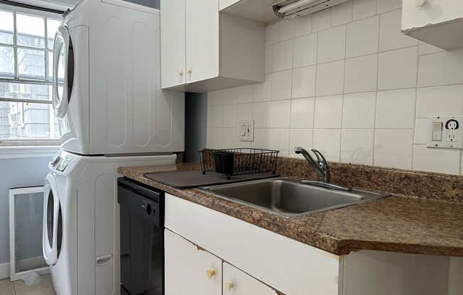 3 beds, 1 bath, 1,450 sqft, $2,950, Unit 2