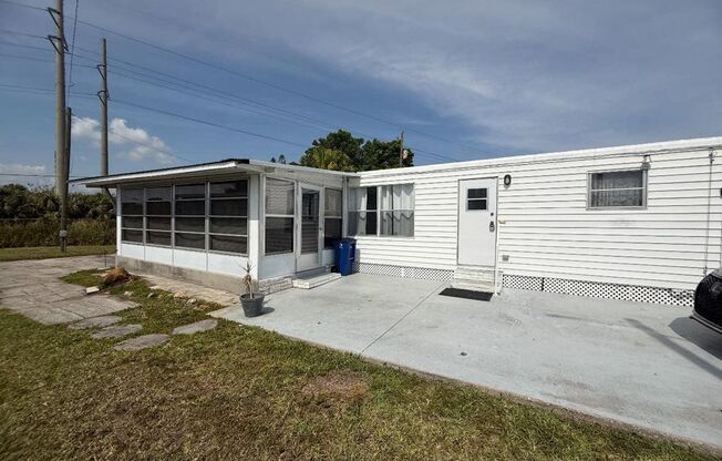 **FIRST MONTHS RENT FREE** 2 Bedroom Mobile home with Spacious yard!