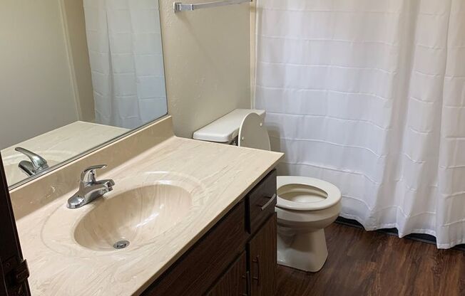 2 beds, 1 bath, $950