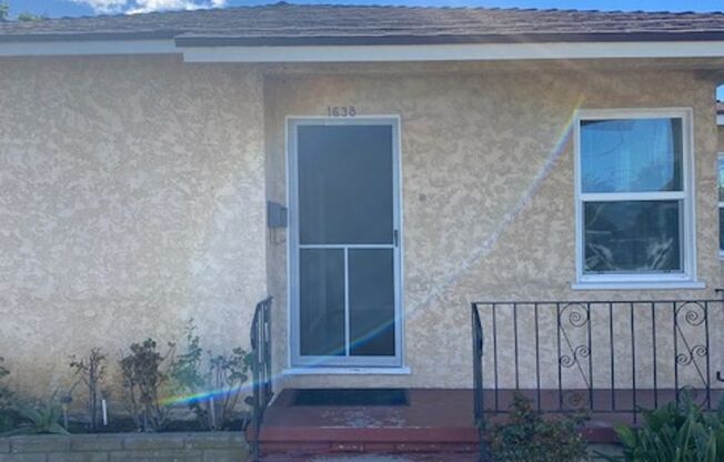 2 beds, 1 bath, $2,095