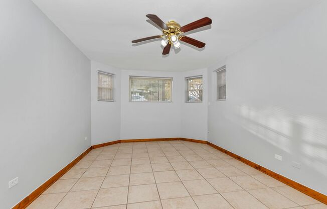 60th/Whipple (6001-05)