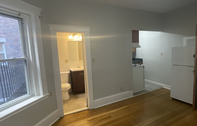 Studio, 1 bath, $2,350, Unit 18