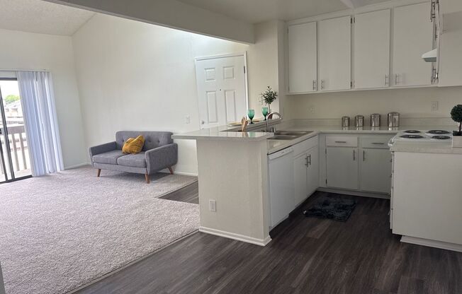 2 beds, 1 bath, 825 sqft, $2,250, Unit 203