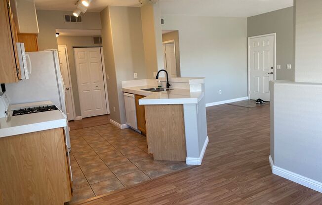 2 bedroom upgraded condo in Silverado Ranch