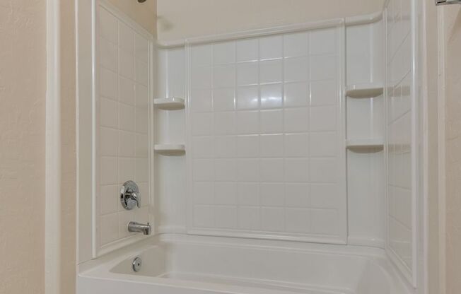 2 beds, 2 baths, $1,650, Unit UNIT 1051