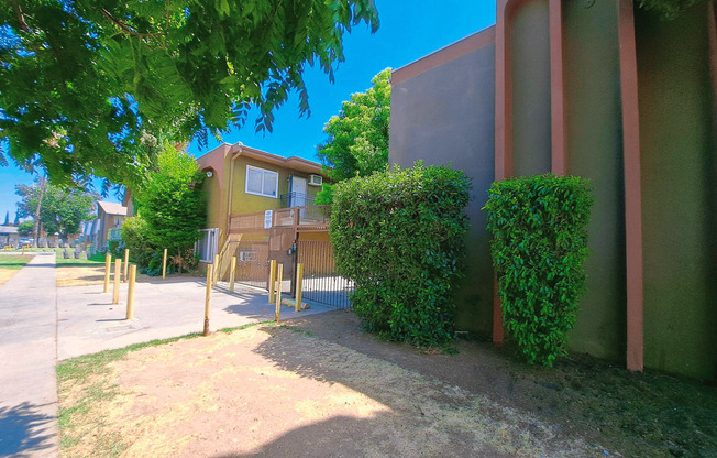 1331-1349 E San Bruno Ave