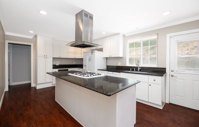 Spacious single family 3 bedroom home now available in Paradise Hills!
