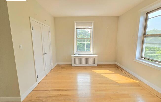 3 beds, 1.5 baths, 1,100 sqft, $4,587, Unit 52A