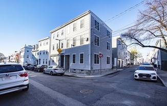 182 W 8 ST