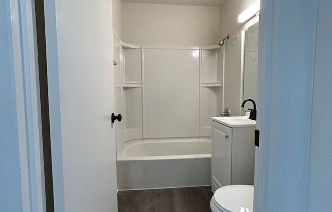 1 bed, 1 bath, 815 sqft, $845