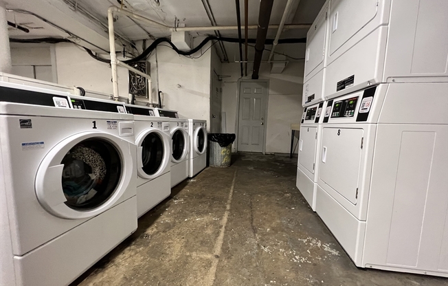 2 beds, 1 bath, 820 sqft, $3,450, Unit 11