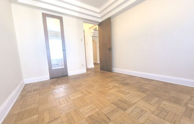 1 bed, 1 bath, $1,075, Unit 307