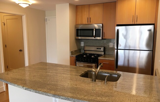 Studio, 1 bath, 440 sqft, $3,025, Unit 0931