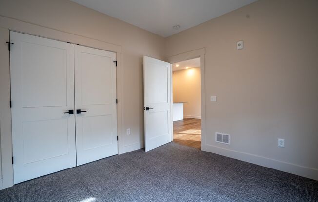 1 bed, 1 bath, 579 sqft, $1,400, Unit 24