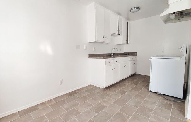 8351 Northgate Garden - Tragocon, LLC