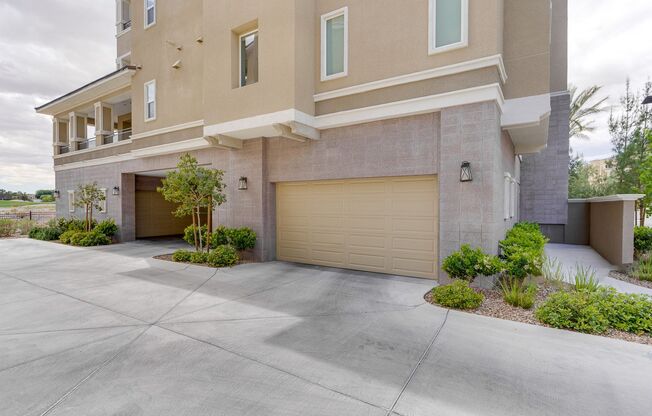 LUXURY 2BEDROOM IN MIRA VILLA W/ STRIP & MTN VIEWS