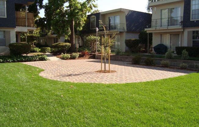 983 Ponderosa Avenue