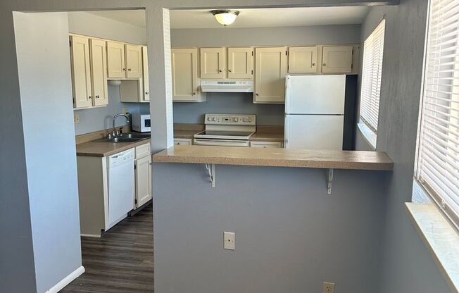 2 beds, 1 bath, $1,175