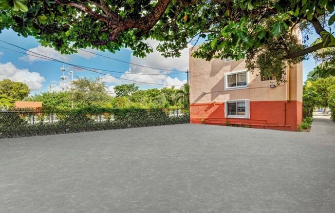 1 bed, 1 bath, 500 sqft, $1,550, Unit 12