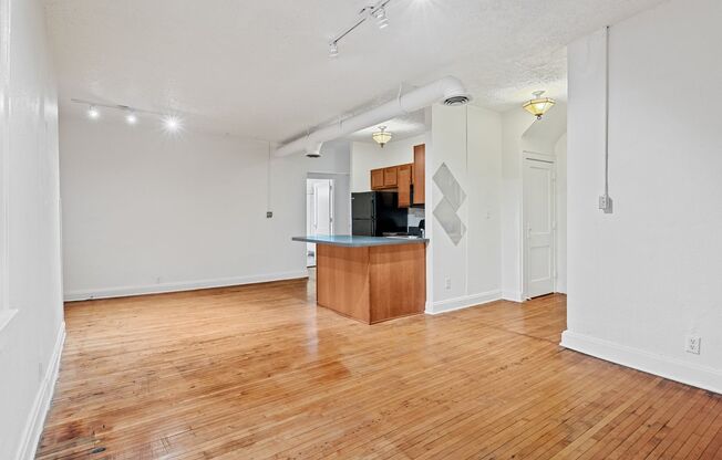 2 beds, 1 bath, 1,164 sqft, $1,200, Unit 23