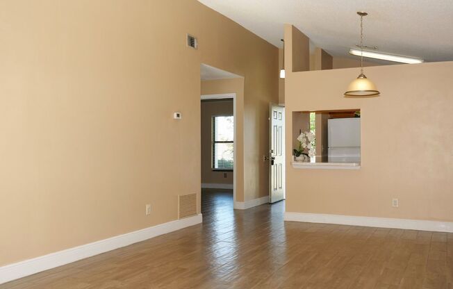 Spacious & Bright 2BD/1BA Home – Move-In Ready!